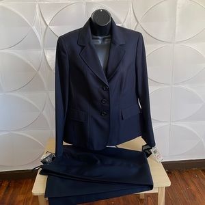 Le Suit Navy Blue with Ruffles on the Blazer